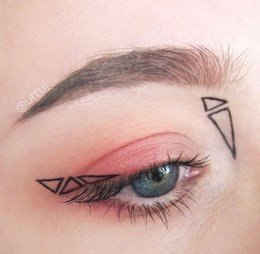 Graphic Eyeliner Ideas That Will Show You How To Add The Abstract Concept Into Your Makeup Routine