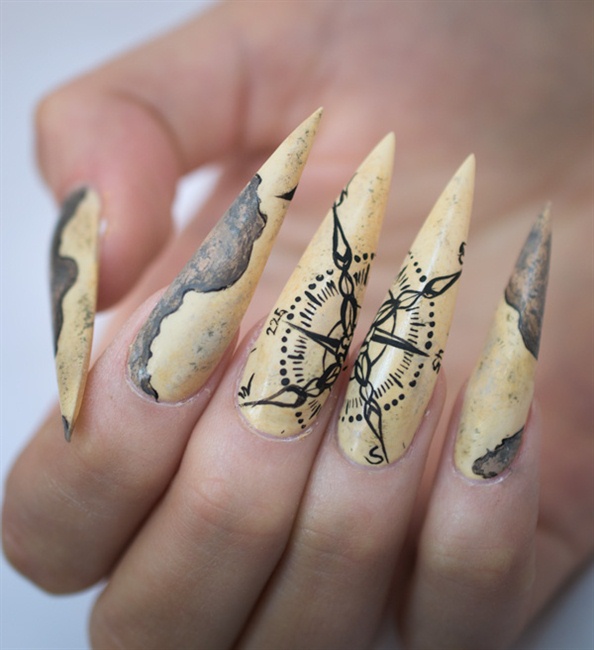 Amazing Nautical Nails Designs That Scream Summer