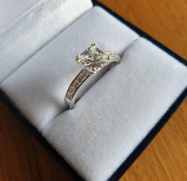 5 Engagement Rings to Turn Your Proposal into a More Romantic One