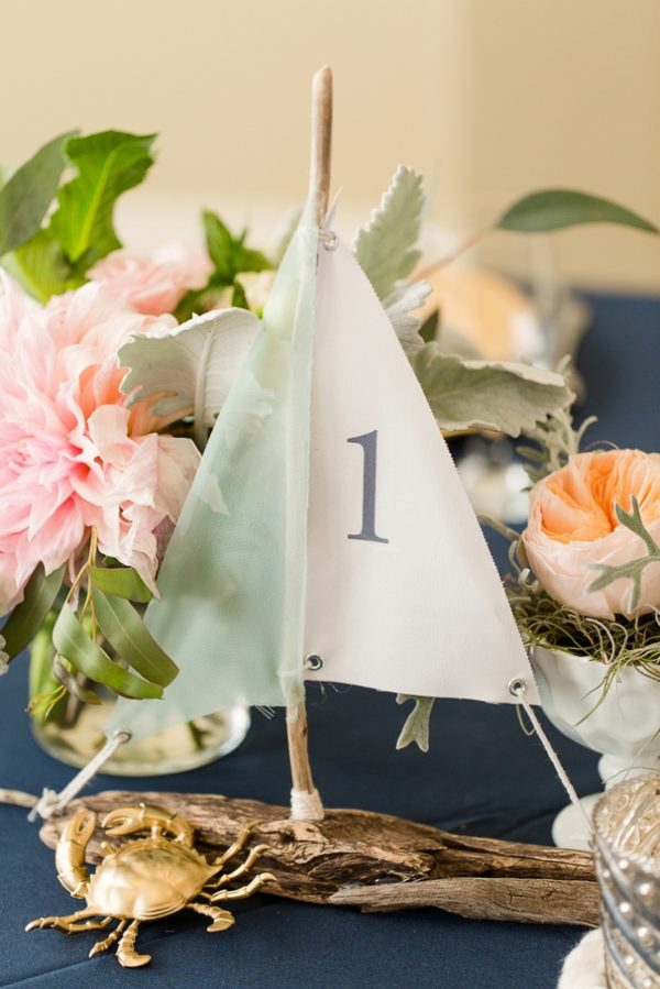 Lovely Summer Table Centerpieces That Will Charm You