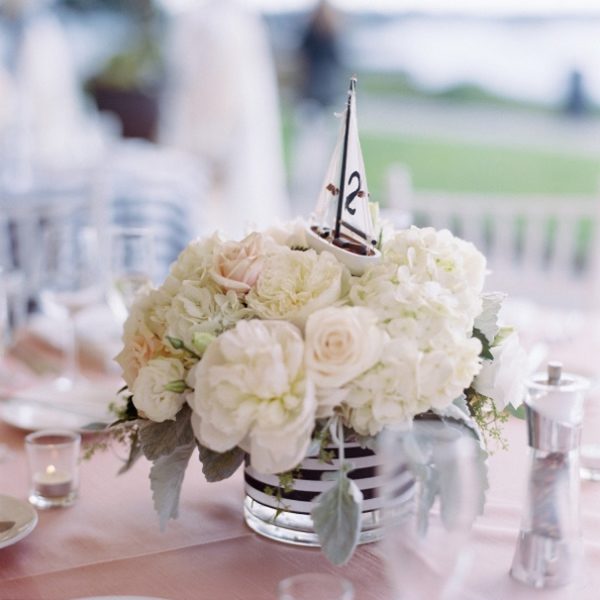 Lovely Summer Table Centerpieces That Will Charm You