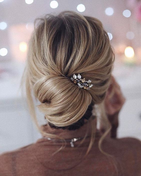 Chic Wedding Guest Hairstyles That Will Turn Heads