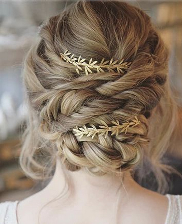 Amazing Bridal Hairstyles That Are Perfect For Fall