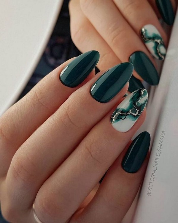 Dark Green Manicure Ideas That You Would Love To Try This Fall