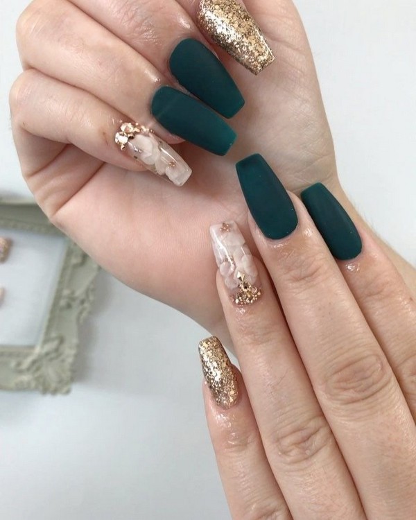 Dark Green Manicure Ideas That You Would Love To Try This Fall