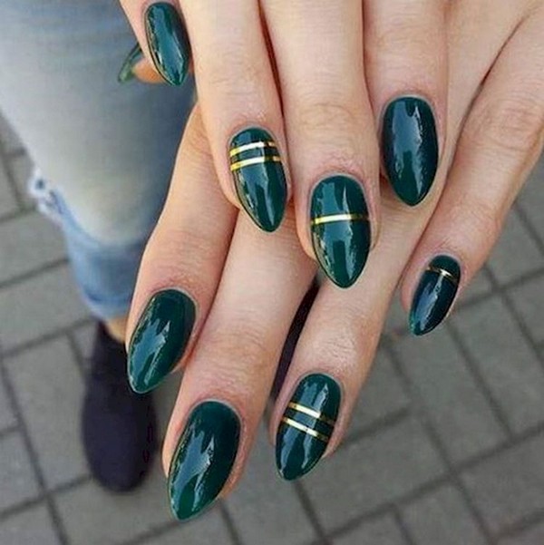 Dark Green Manicure Ideas That You Would Love To Try This Fall