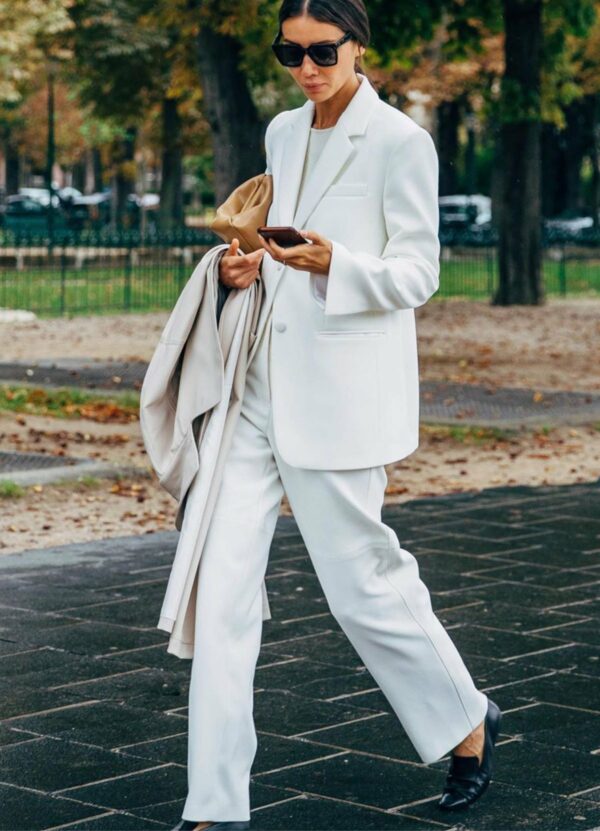 Sophisticated Minimalist Outfits For Early Fall