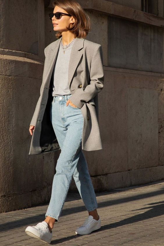 Sophisticated Minimalist Outfits For Early Fall