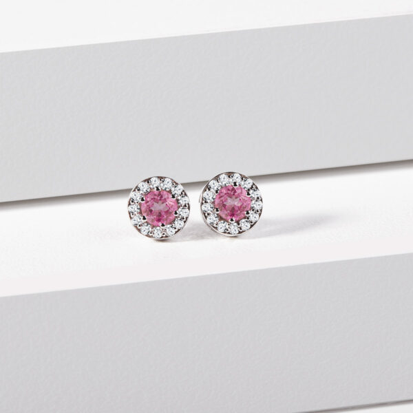 Discover the magic of unconventional pink sapphires