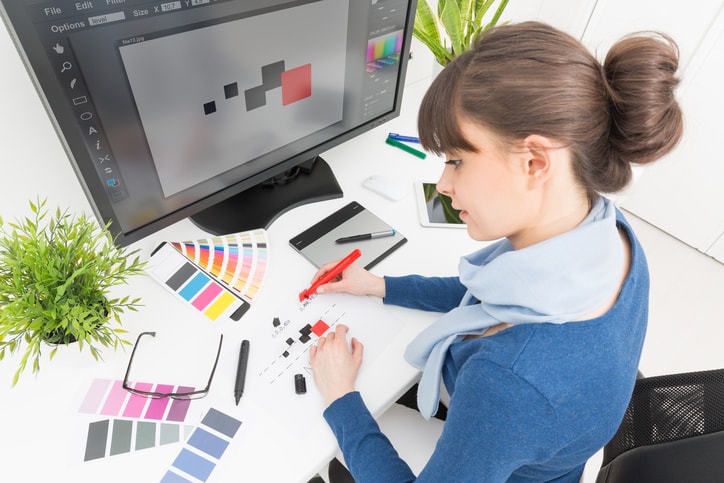 Graphic Designers can help in the Fashion Industry