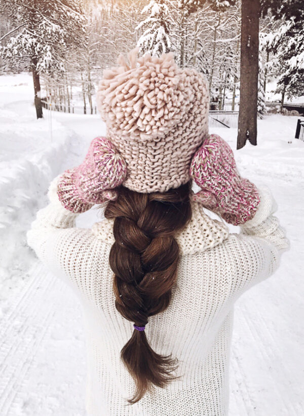 Easy To Style Winter Hairstyles That Look Great With Winter Hat