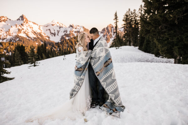 Stunning Winter Wedding Photos Ideas To Capture Your Magical Moment