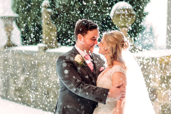 Stunning Winter Wedding Photos Ideas To Capture Your Magical Moment