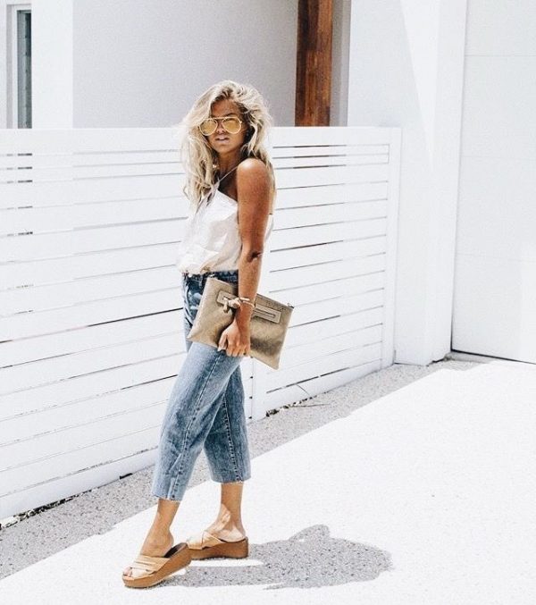 Fashion Ways To Style Mom Jeans That You Will Adore