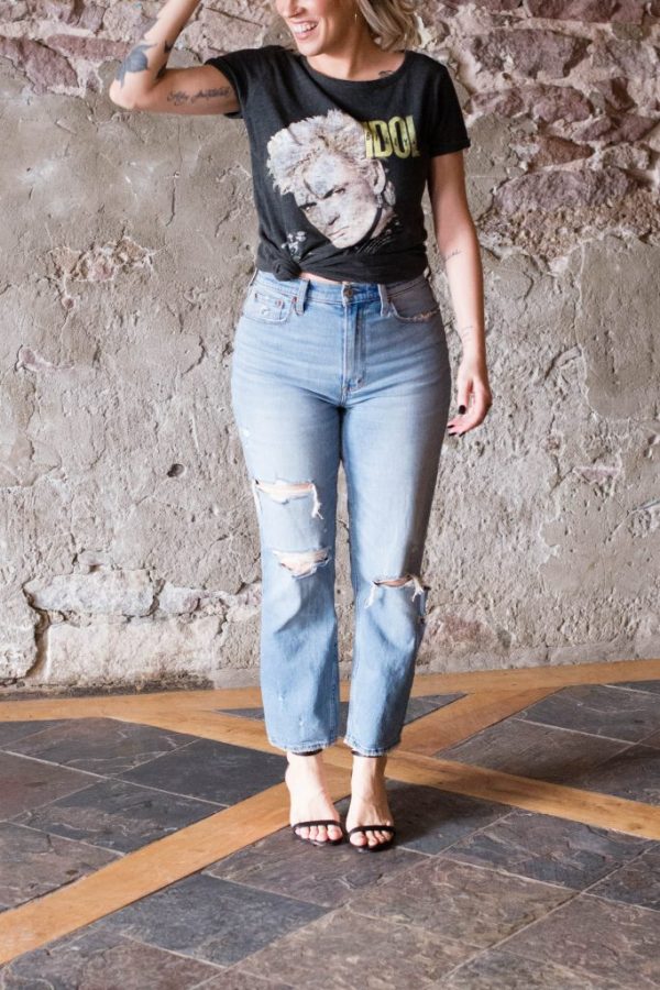 Fashion Ways To Style Mom Jeans That You Will Adore