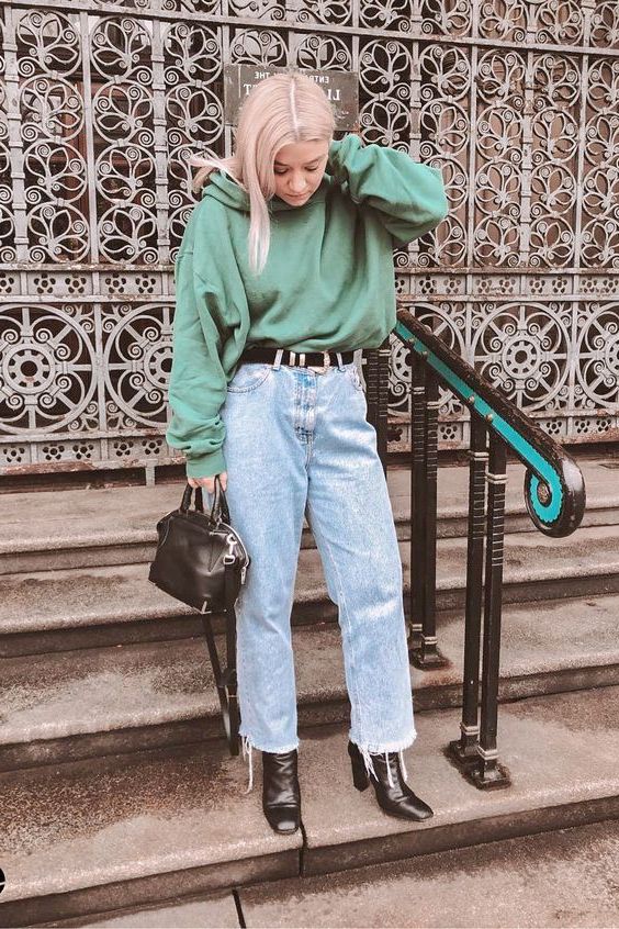 Fashion Ways To Style Mom Jeans That You Will Adore