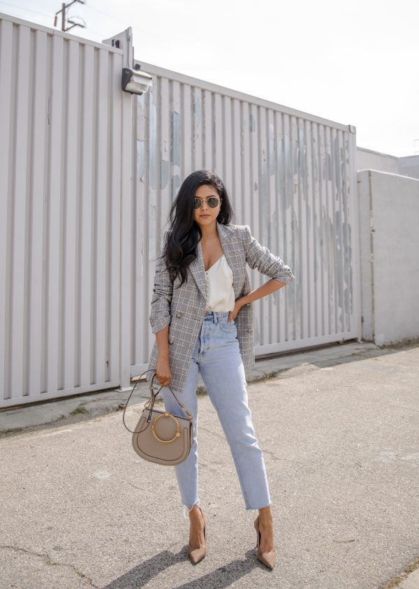 Fashion Ways To Style Mom Jeans That You Will Adore