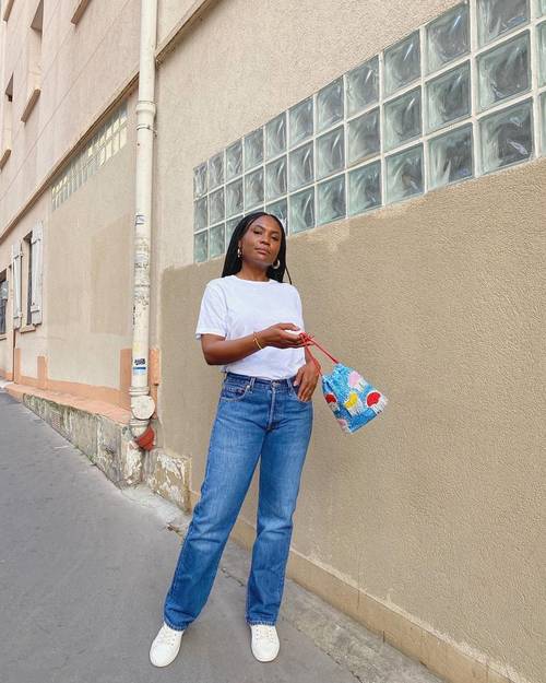 Fashion Ways To Style Mom Jeans That You Will Adore