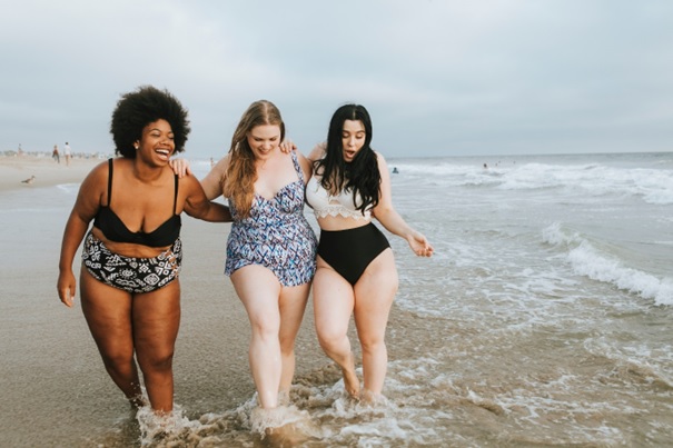 Summer is coming: beach fashion for plus sizes