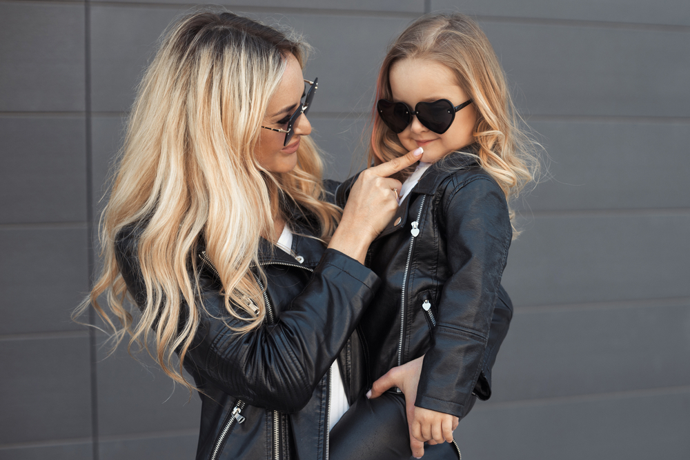 8 Fashion Tips for Moms on the Move