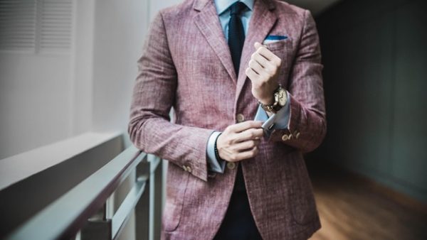 Men Should Do These Ten Things to Look Best in Every Meeting