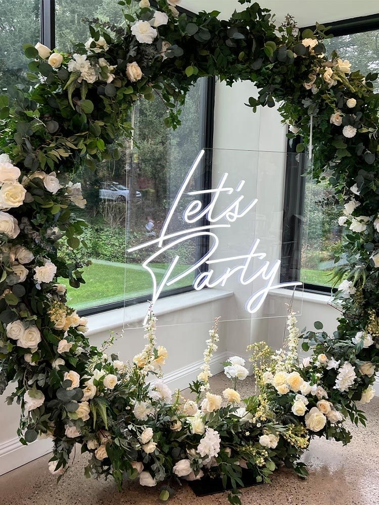 11 Wedding Neon Signs To Wrap Up Your Circled Wedding Arch Perfectly