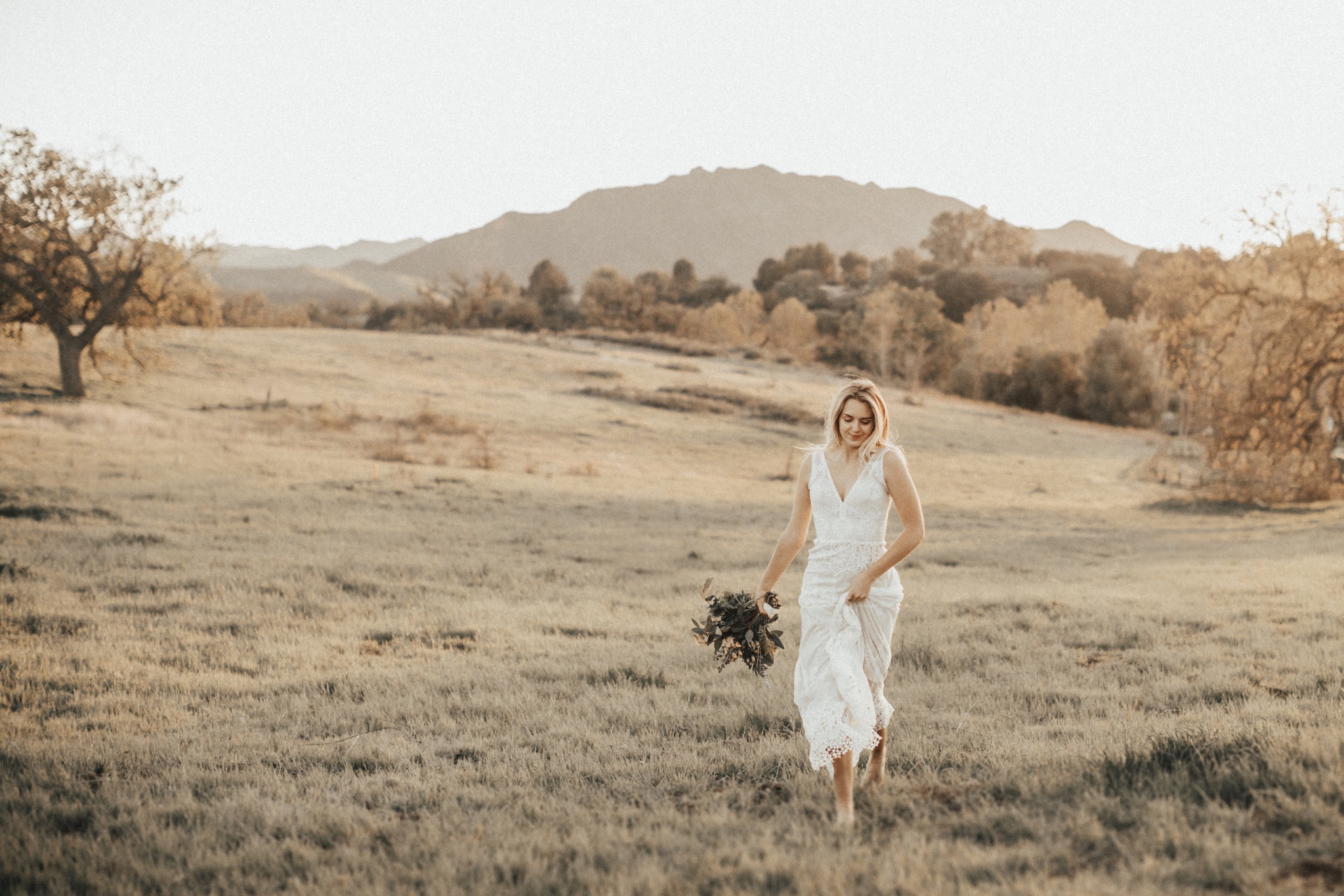 Simple Elegant Wedding Dresses That Make You Look Pretty on Your Wedding Day