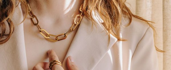 How To Choose the Ideal Jewelry for Any Outfit